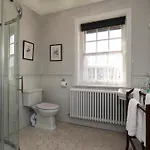 Elizabeth Κορκ